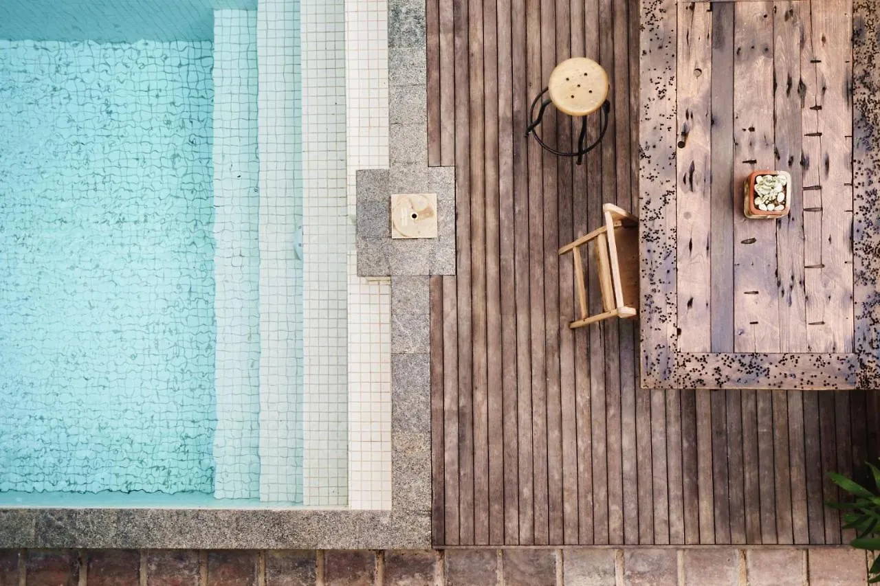 Brown Feather Hotel Семиньяк
