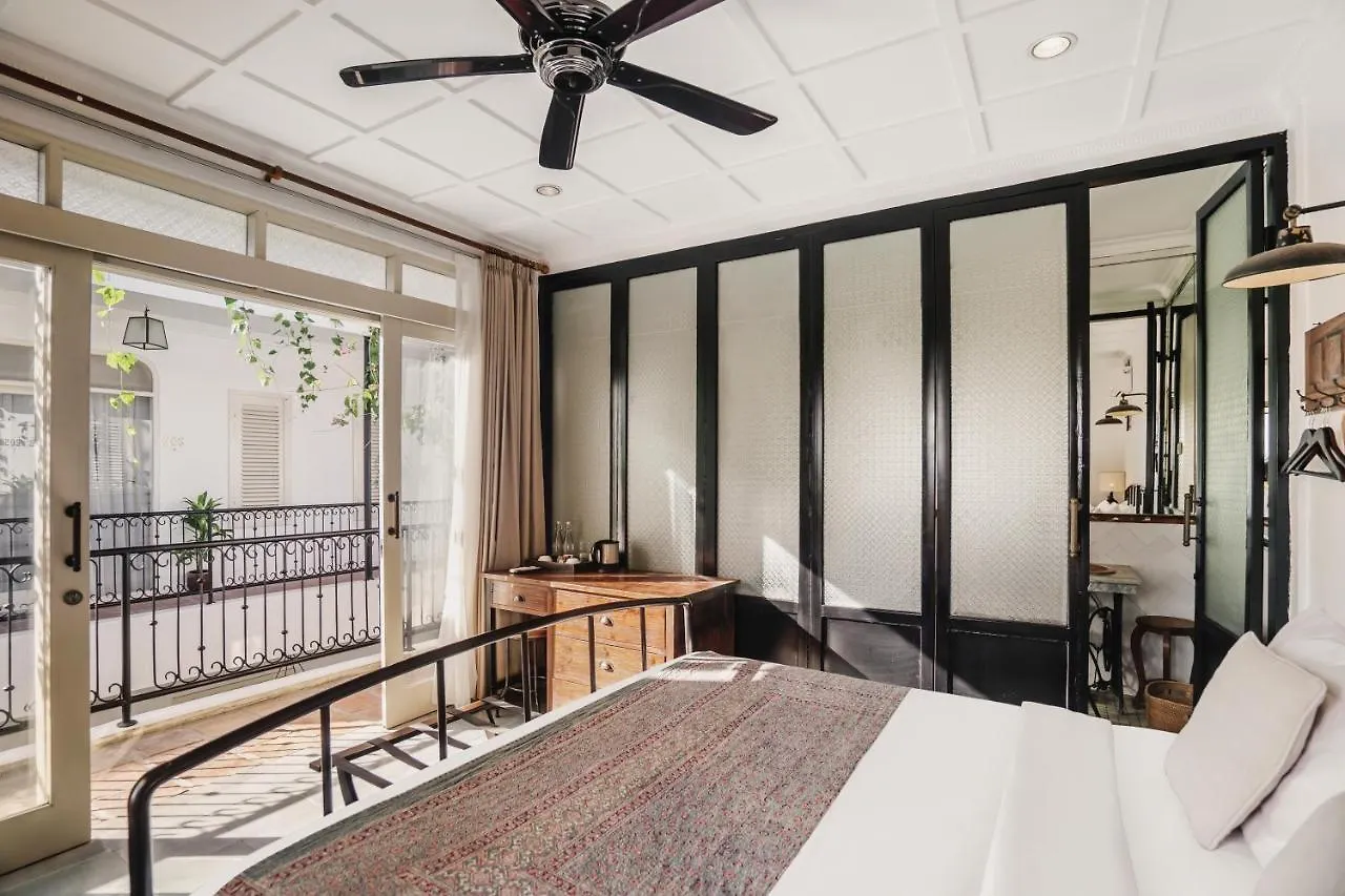 סמיניאק Brown Feather Hotel